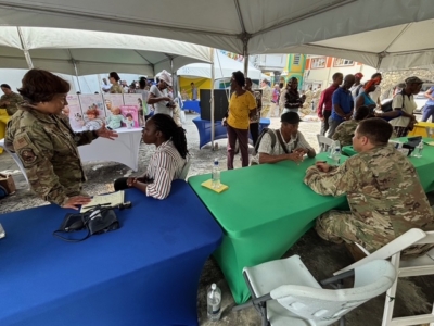 Both-Doctors-at-Health-Fair-400x300